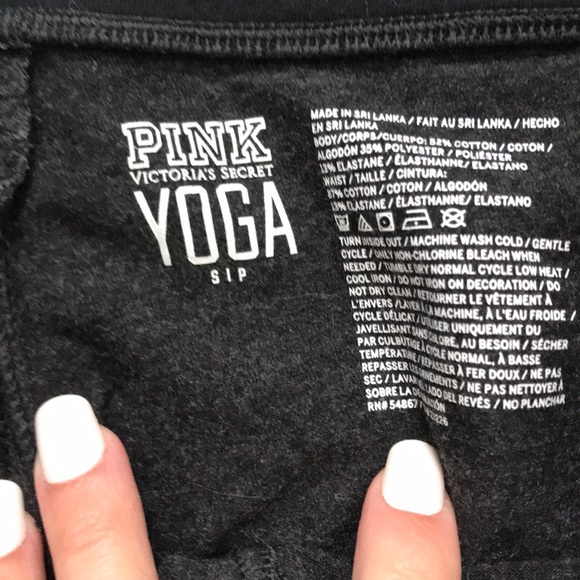2 Victoria’s Secret cropped yoga pants - Picture 3 of 5